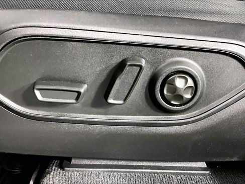 Used 2023 Jeep Grand Cherokee L Limited RWD image 30