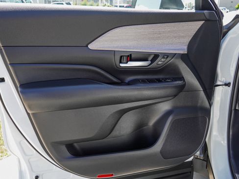 Certified 2025 Toyota Grand Highlander AWD image 21