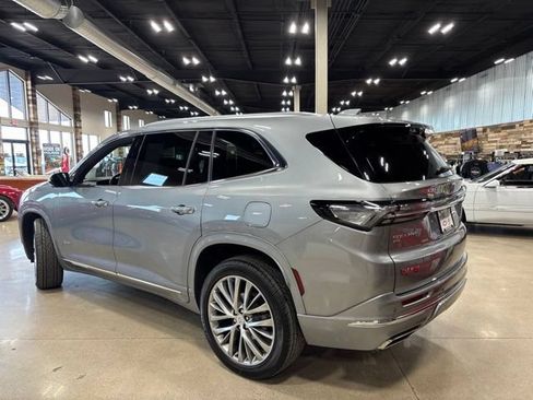 Used 2026 Buick Enclave Avenir w/ LPO, Floor Liner Package AWD/4WD image 8