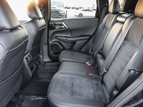 Used 2024 Mitsubishi Outlander SE AWD/4WD image 22