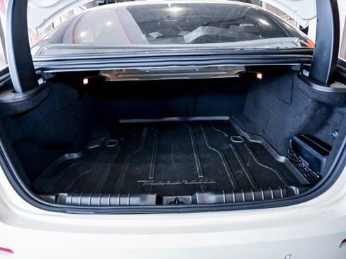 Used 2022 Maserati Ghibli Modena image 23