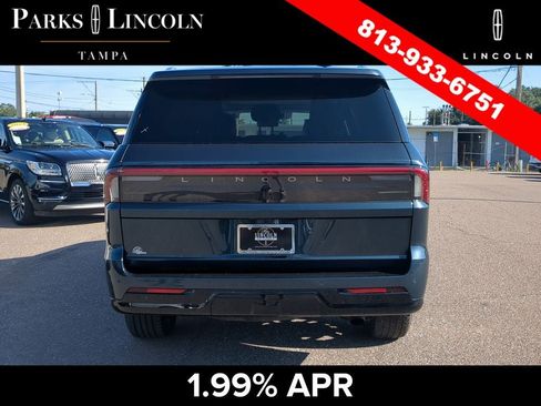 Used 2025 Lincoln Navigator Reserve AWD/4WD image 5
