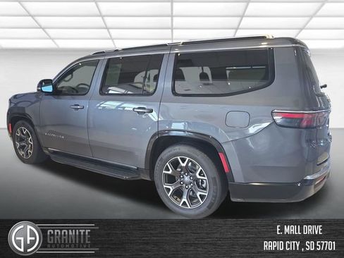 Used 2024 Jeep Wagoneer Series III AWD/4WD image 3