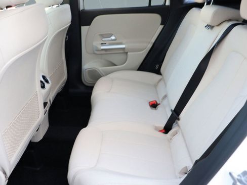 Used 2025 Mercedes-Benz GLA 250 image 25