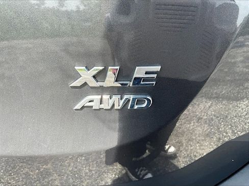 Used 2015 Toyota RAV4 XLE AWD/4WD image 23