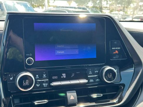 Used 2025 Toyota Highlander XSE AWD/4WD image 34