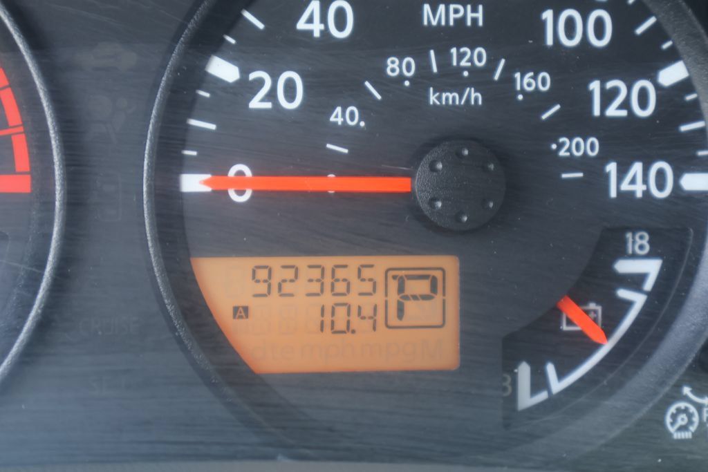 Used 2018 Nissan Frontier SV RWD image 2