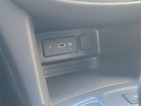 Certified 2023 Chevrolet Equinox LT w/ Driver Convenience Package image 22