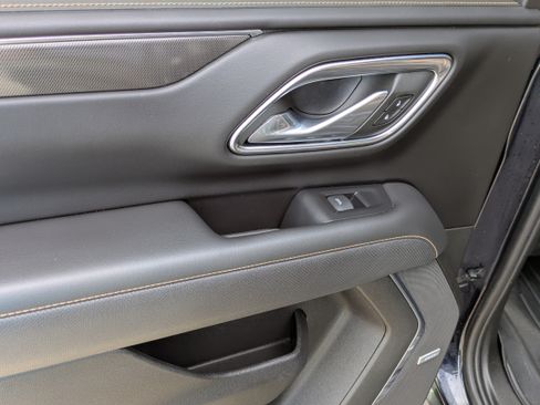 Used 2023 GMC Yukon AT4 w/ LPO, Floor Liner Package AWD/4WD image 15