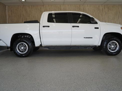 Used 2020 Toyota Tundra SR5 w/ SR5 Convenience Package image 6