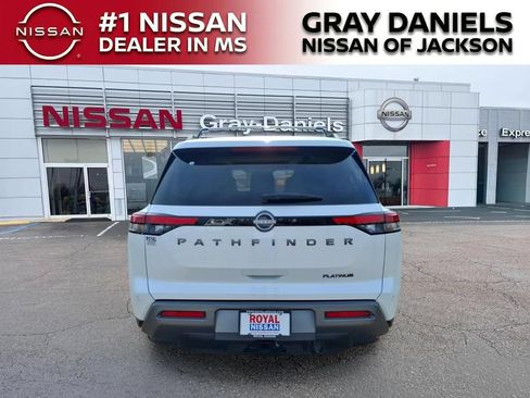 New 2026 Nissan Pathfinder Platinum FWD image 6
