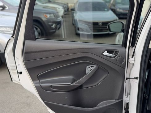 Used 2017 Ford Escape Titanium AWD/4WD image 23