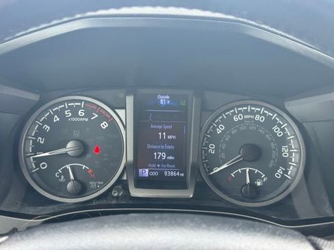 Used 2020 Toyota Tacoma TRD Off-Road w/ Technology Package image 20