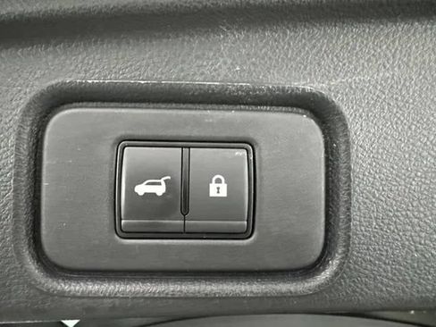 Used 2024 Nissan Pathfinder Platinum w/ Cargo Package FWD image 8