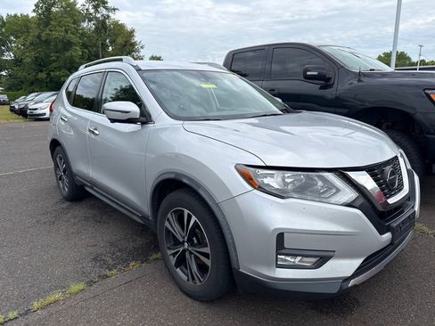 Used 2018 Nissan Rogue SL FWD image 1