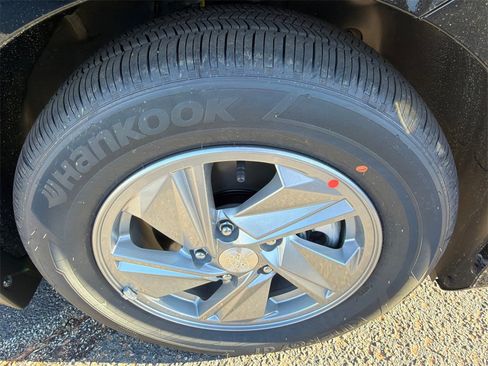 New 2026 Hyundai Elantra SE image 12