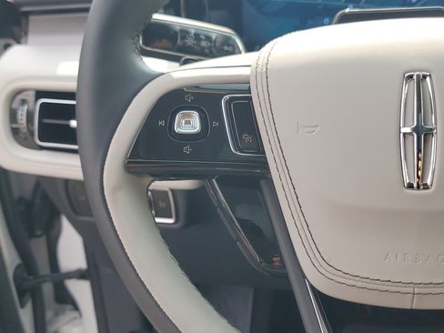 New 2026 Lincoln Aviator AWD image 16