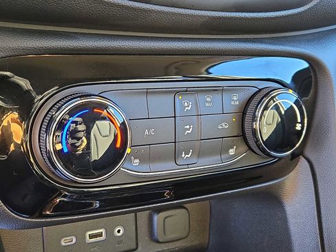 Certified 2023 Buick Encore GX Preferred w/ Cold Weather Comfort Package image 17