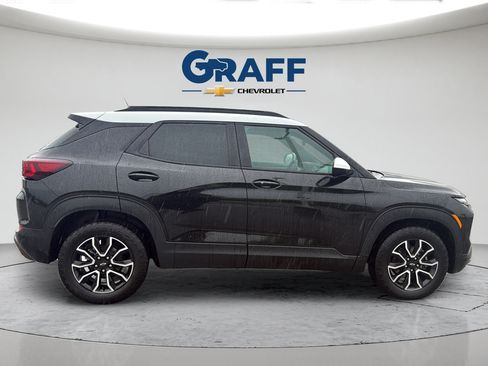 Used 2025 Chevrolet TrailBlazer ACTIV w/ Convenience Package FWD image 9