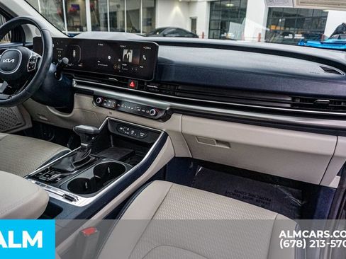 Used 2025 Kia Carnival SX Prestige image 27