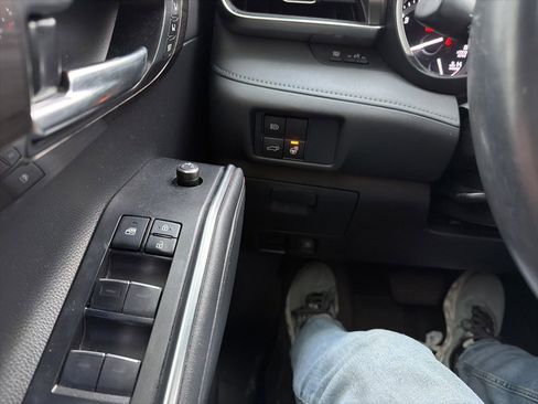 Used 2021 Toyota Highlander Limited image 17