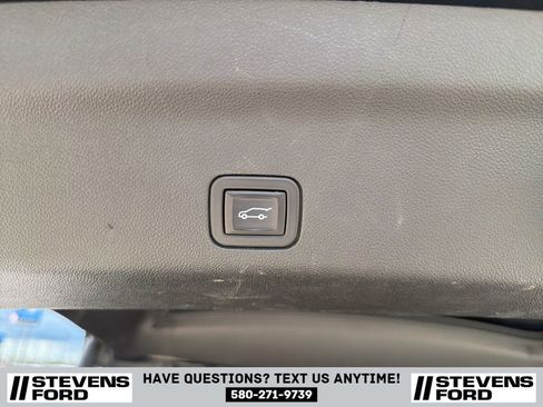 Used 2023 GMC Yukon XL SLT w/ SLT Luxury Package AWD/4WD image 36