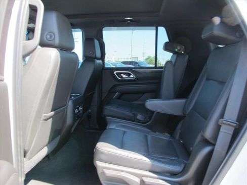 Used 2021 Chevrolet Tahoe LT w/ LT Signature Package AWD/4WD image 16