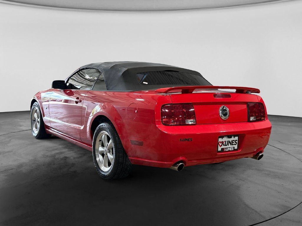 Used 2005 Ford Mustang GT RWD image 7