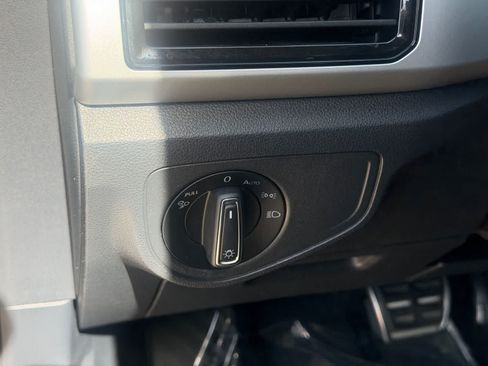 Used 2021 Volkswagen Atlas SEL Premium AWD/4WD image 18