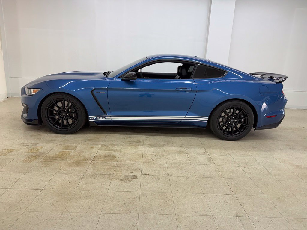 Used 2019 Ford Mustang Shelby GT350 w/ Technology Package RWD image 2