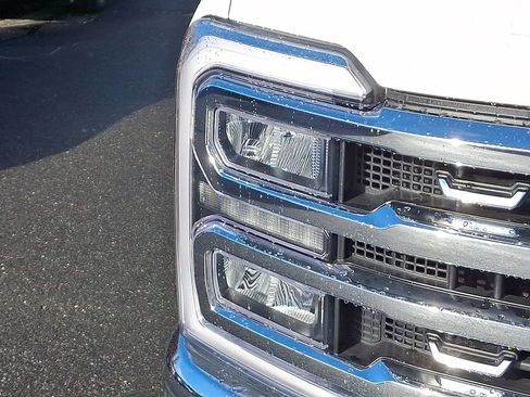 Used 2023 Ford F350 Lariat w/ Lariat Ultimate Package AWD/4WD image 9