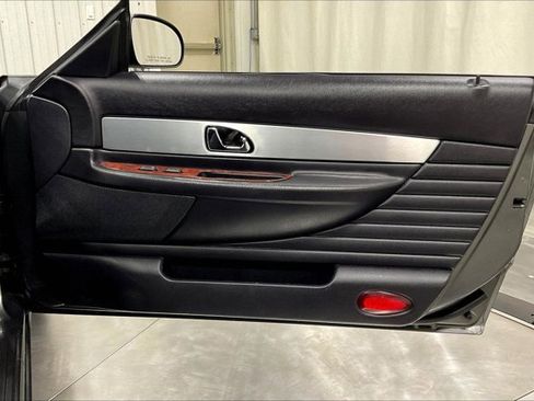 Used 2003 Ford Thunderbird image 23