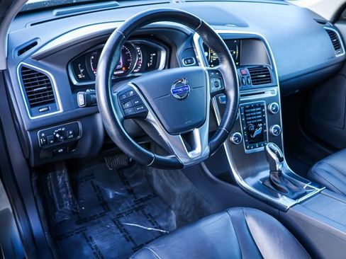 Used 2016 Volvo XC60 T6 Platinum w/ Climate Package image 10