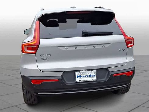 Used 2023 Volvo XC40 B5 Ultimate w/ Protection Package Premier image 7