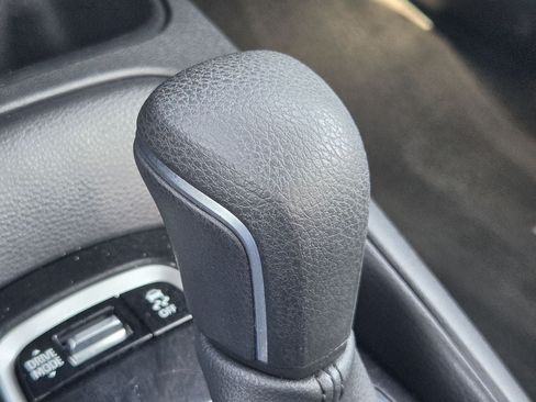 Used 2025 Toyota Corolla SE FWD image 21