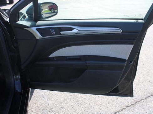 Used 2020 Ford Fusion SE w/ Equipment Group 151A image 41