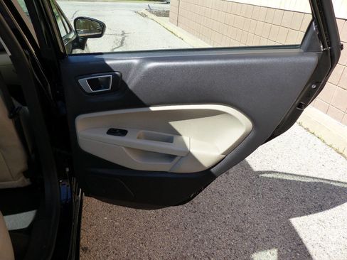 Used 2016 Ford Fiesta Titanium FWD image 40