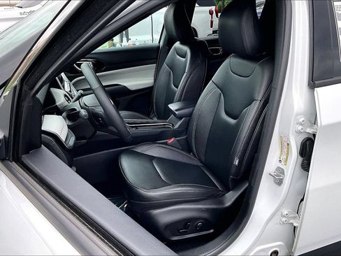 Used 2025 Jeep Compass Limited AWD/4WD image 23