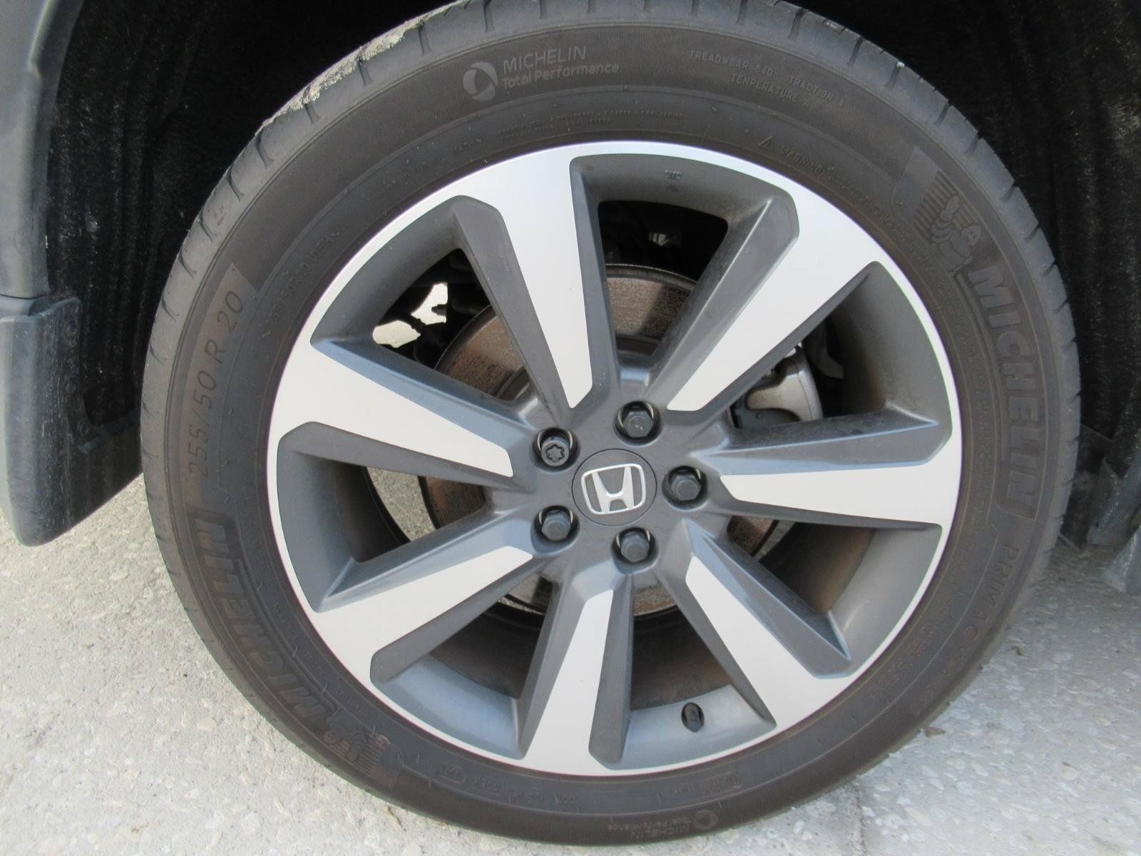 Used 2025 Honda Pilot Touring image 5