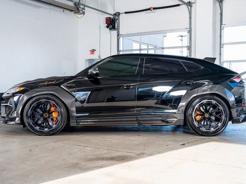 Used 2022 Lamborghini Urus image 8