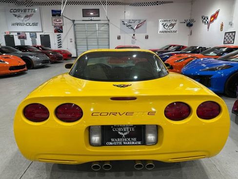 Used 2004 Chevrolet Corvette Coupe w/ Roof Package image 8