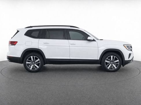Used 2023 Volkswagen Atlas SE FWD image 2