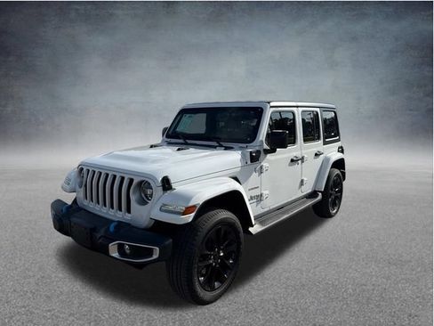 Used 2023 Jeep Wrangler Unlimited Sahara w/ Cold Weather Group AWD/4WD image 3
