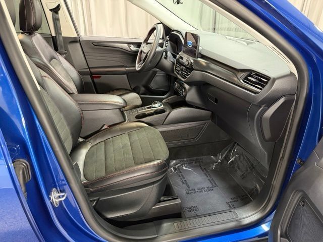 Used 2022 Ford Escape SEL w/ SEL Stealth AWD Package image 7