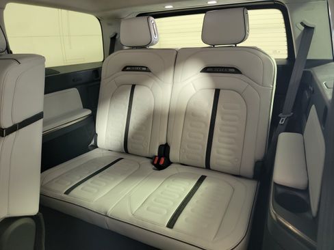 Used 2023 Rivian R1S Adventure AWD/4WD image 22