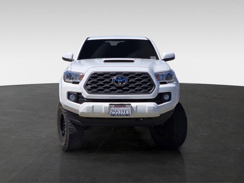 Used 2021 Toyota Tacoma TRD Sport w/ Technology Package image 2