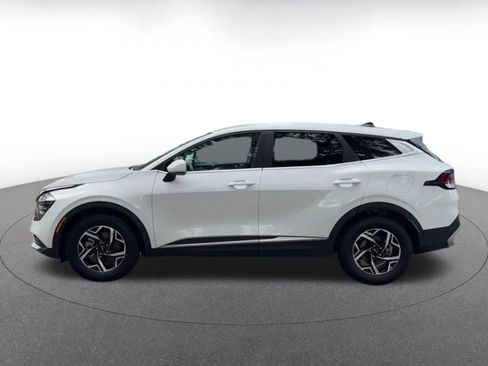Used 2025 Kia Sportage LX FWD image 9
