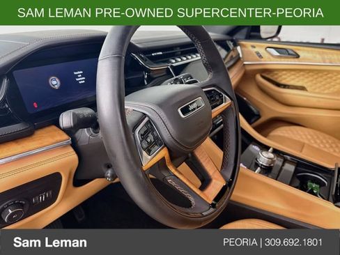 Used 2025 Jeep Grand Cherokee Summit AWD/4WD image 11