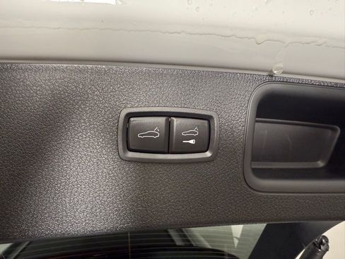 New 2025 Porsche Macan S image 18