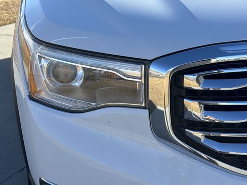 Used 2018 GMC Acadia SLT image 10